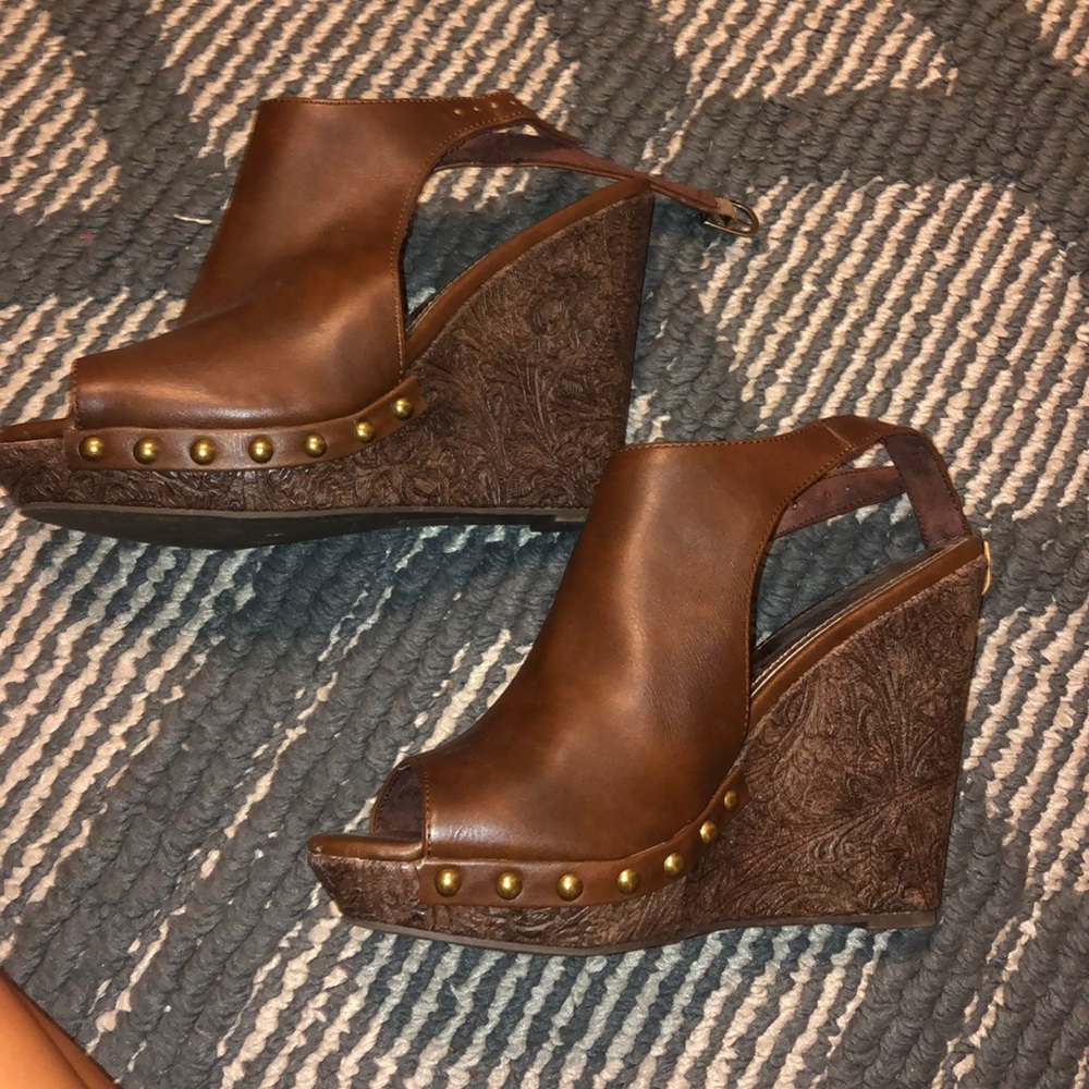 Super cute wedges!!